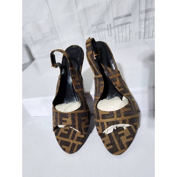 Authentic Fendi Canvas Slingback Peep Toe Sandals Brown/Beige Size 39 - Picture 4 of 11